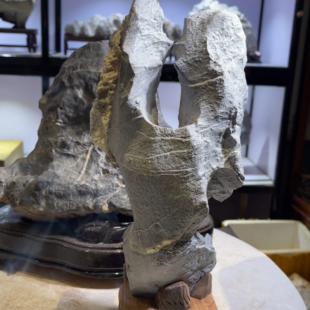 高***）石材全场观众起立的人