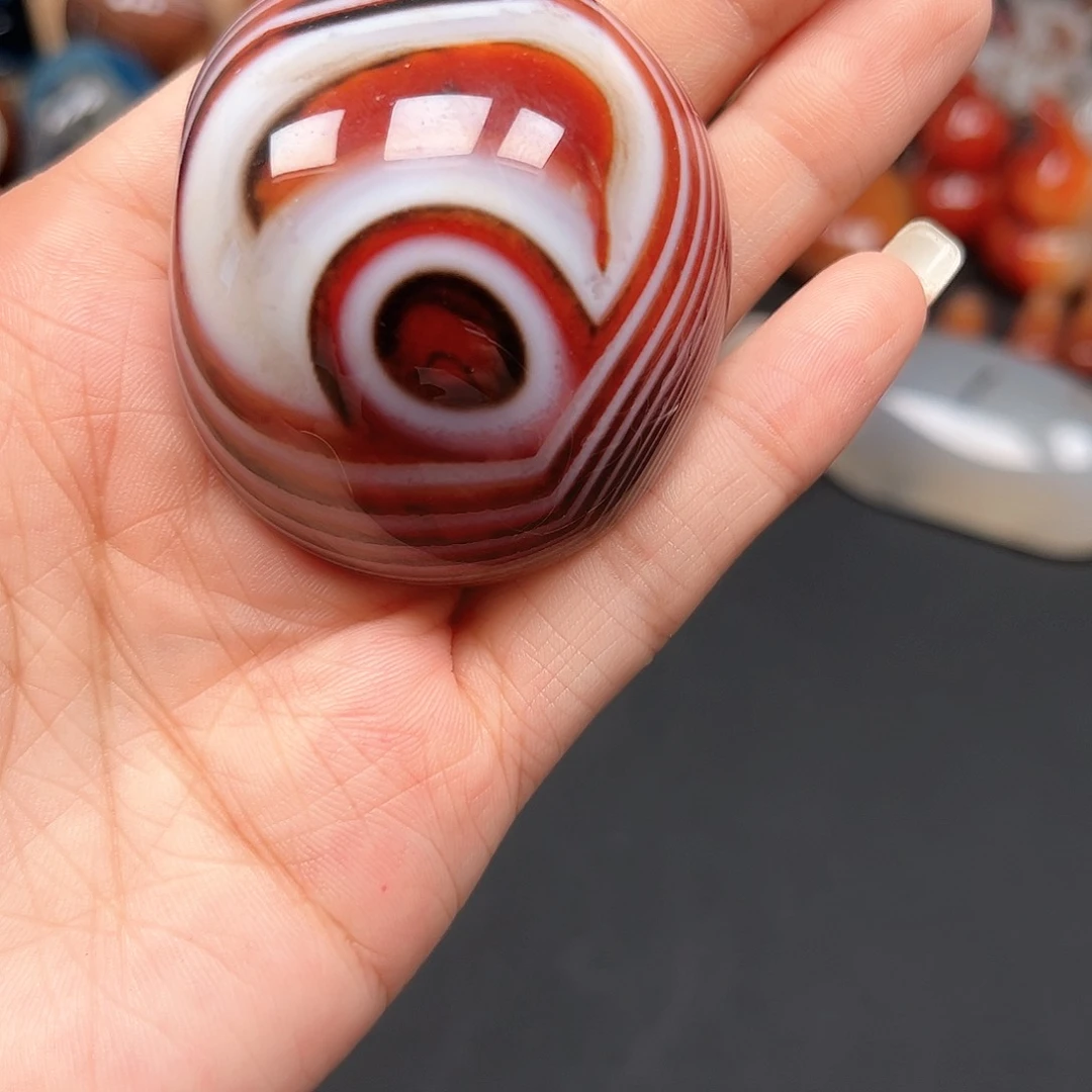 大***兔未镶嵌玛瑙/玉髓珠宝奇石