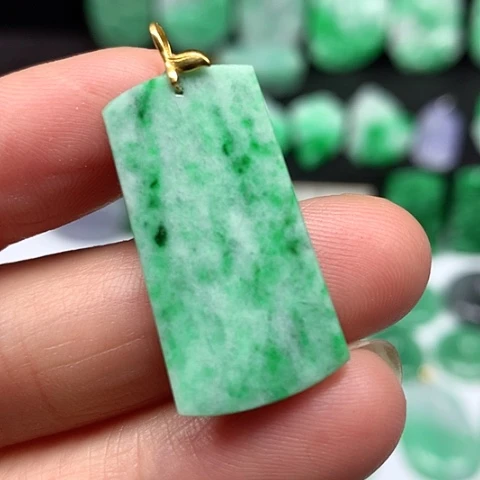 翡翠吊坠(不含链)18K金镶嵌