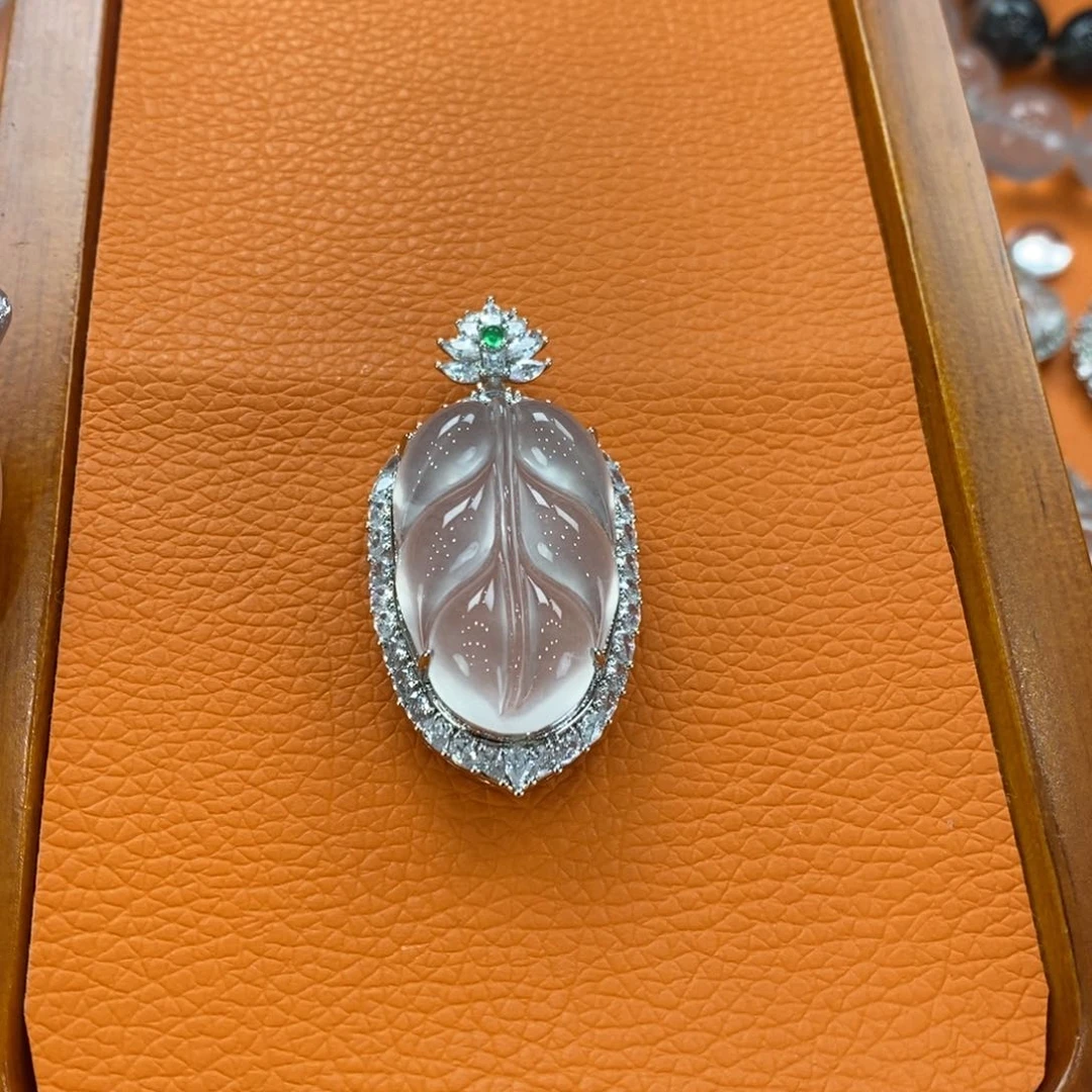 石英质玉吊坠(赠链)合金开****万
