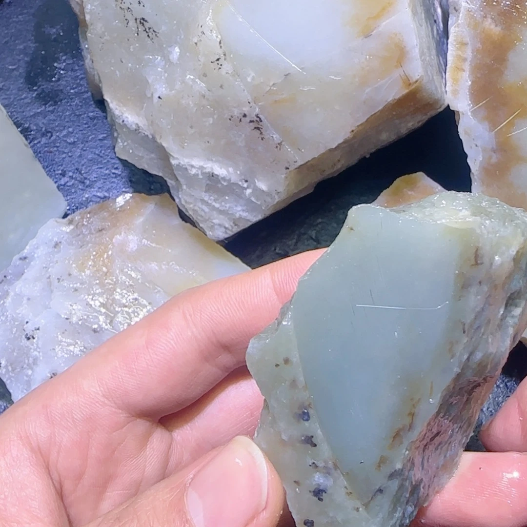 和田玉未镶嵌珠宝半成品