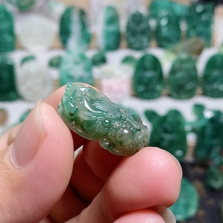 未镶嵌独山玉颈饰