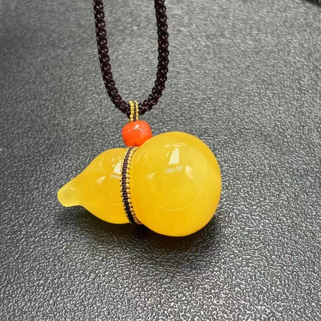 天然俄料鸡油黄葫芦吊坠
