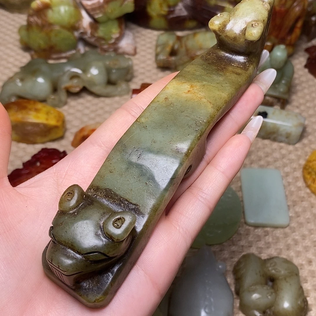 未镶嵌蛇纹石玉颈饰