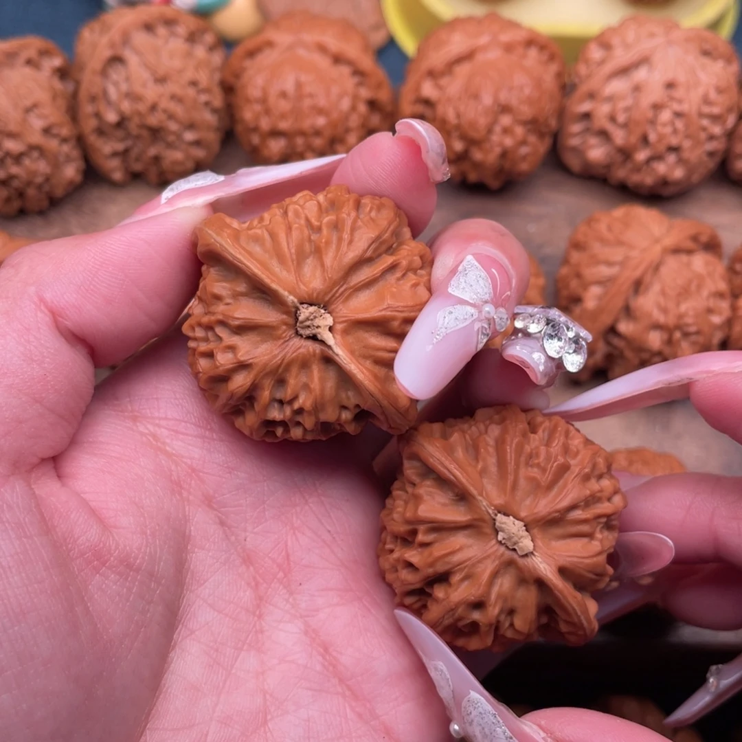 小****把件文玩核桃全品桃心41宫灯