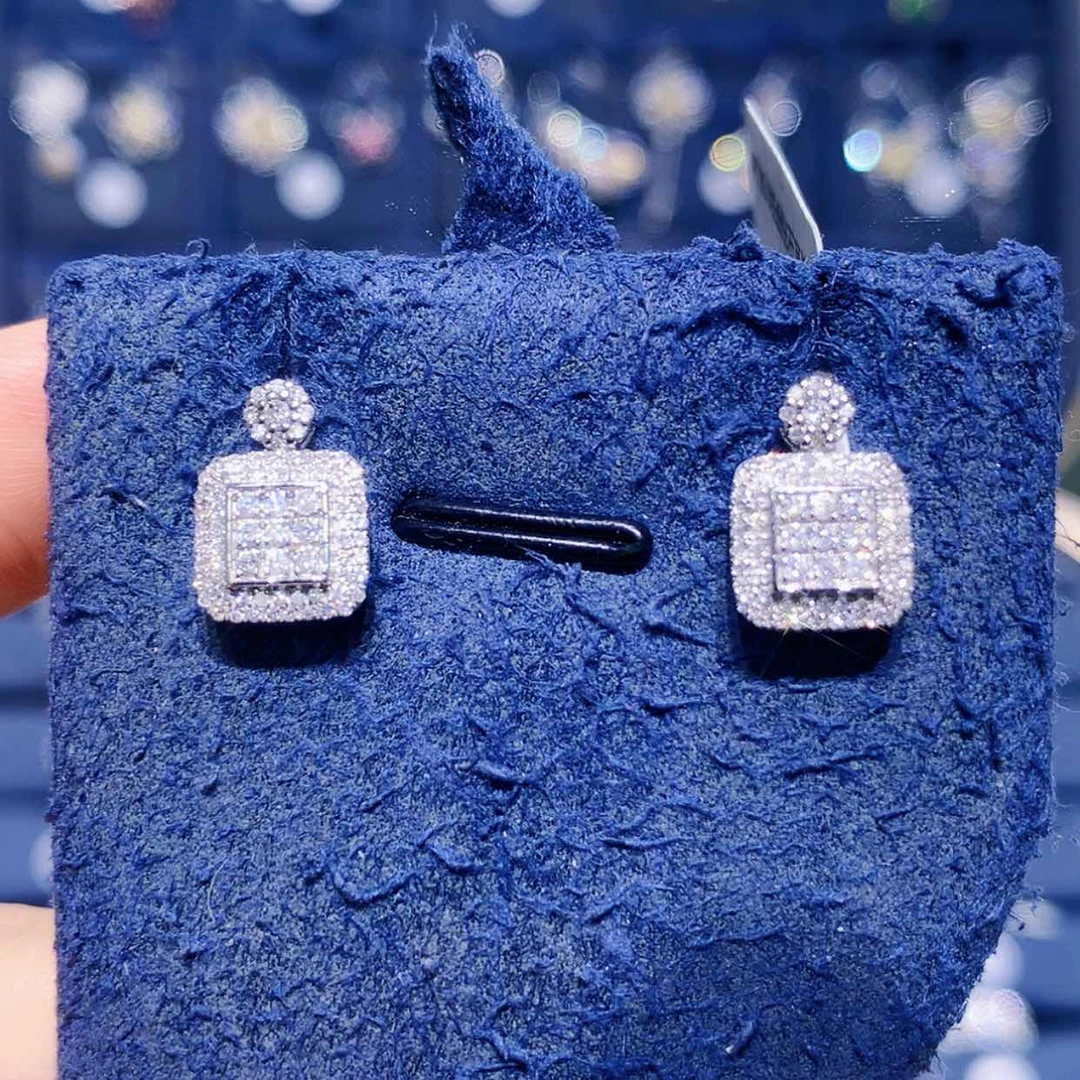 【闪购商品】铂Pt850镶嵌耳饰钻石方糖耳钉