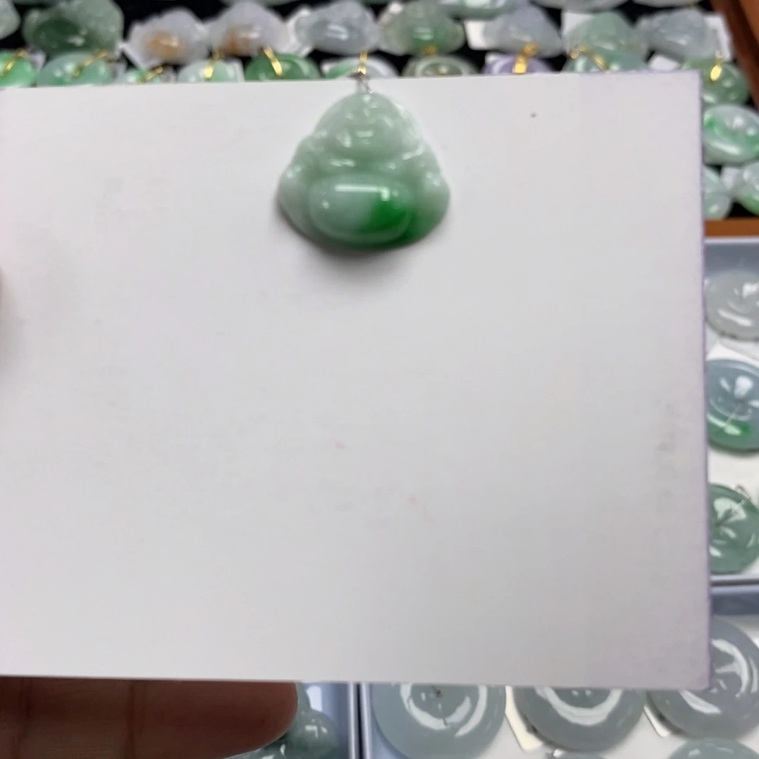 翡翠颈饰未镶嵌佛公