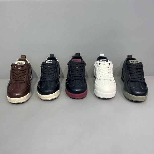 2025秋冬新款低帮系带油蜡皮款休闲鞋防滑软底舒适运动时尚男鞋