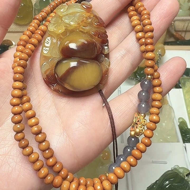 娇***女蛇纹石玉未镶嵌颈饰