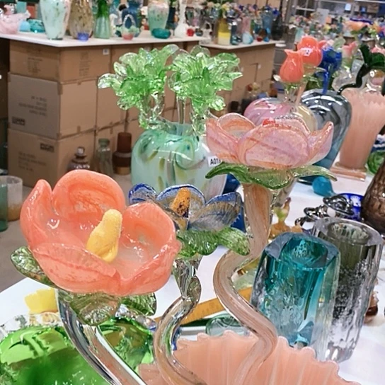 琉璃花瓶高45厘米宽9厘米