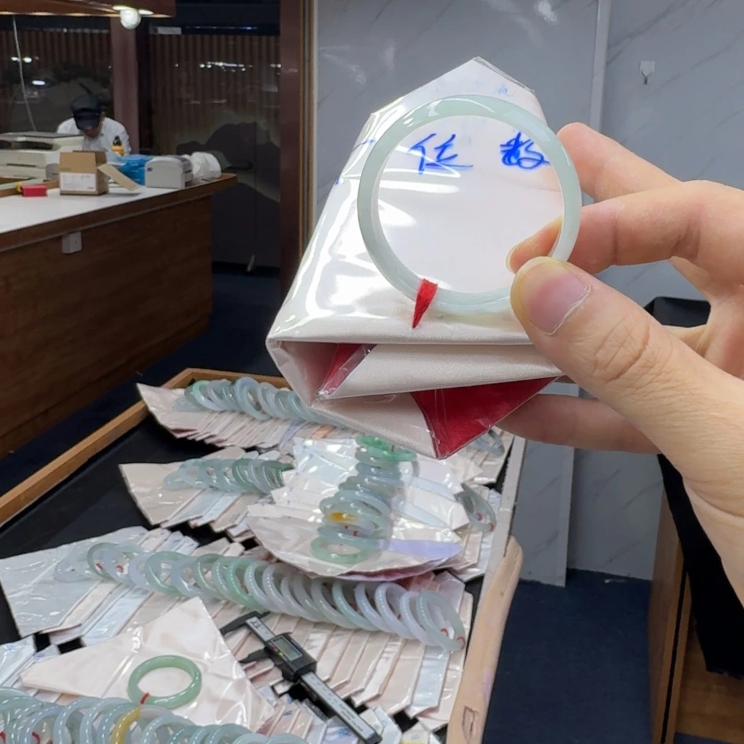 翡翠未镶嵌手镯纯天然缅甸翡翠A货