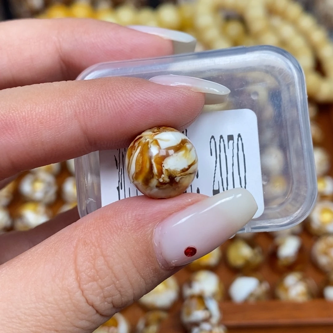 蜜蜡未镶嵌珠宝奇石2070