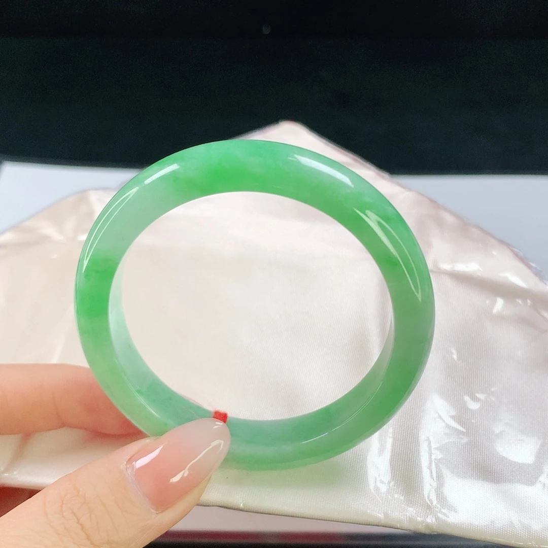 嘉***n翡翠手镯未镶嵌632翡翠