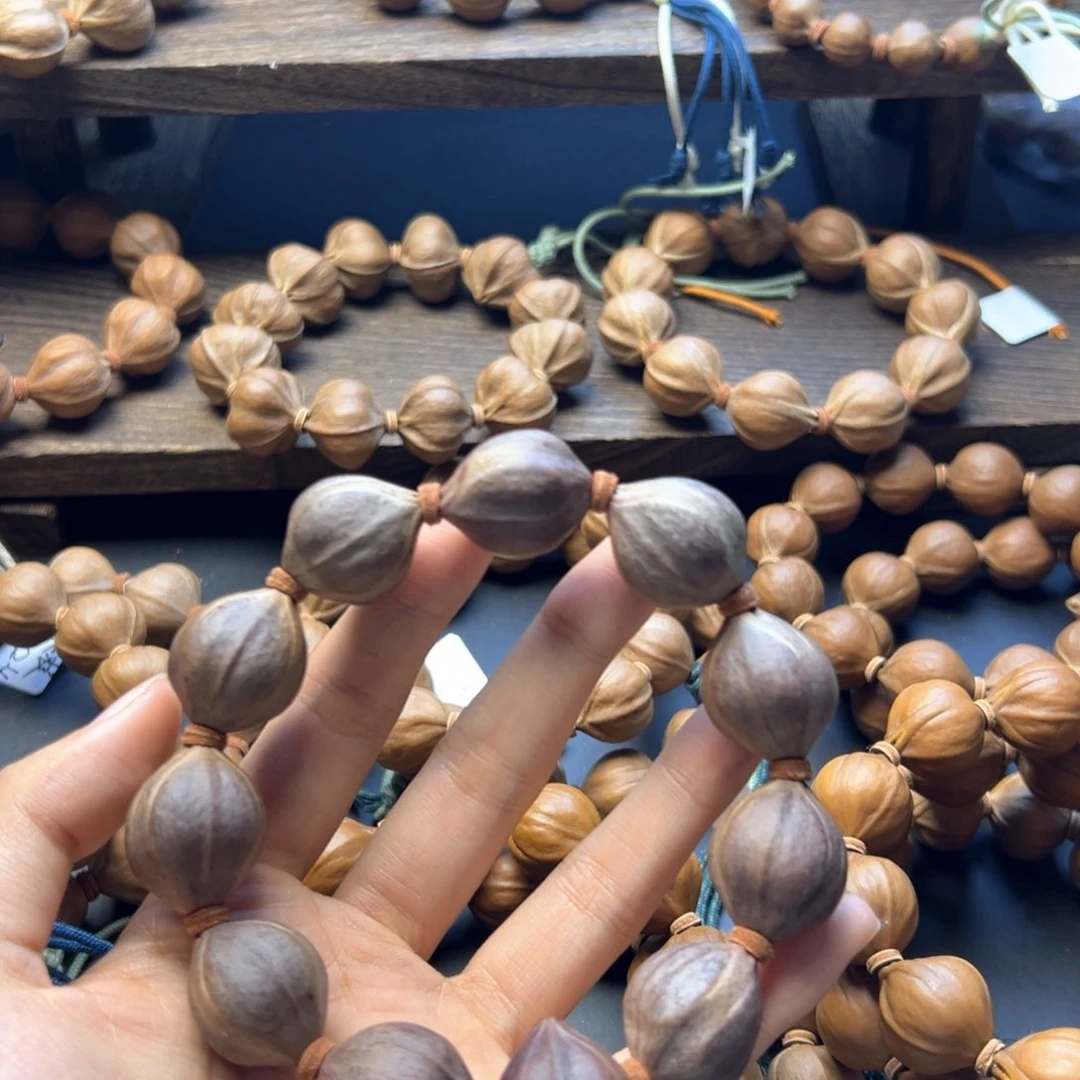 手串橄榄核展21,25