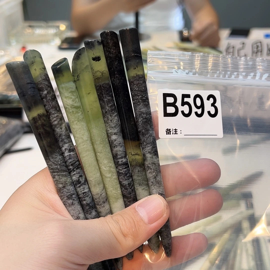 六***色未镶嵌蛇纹石玉发饰
