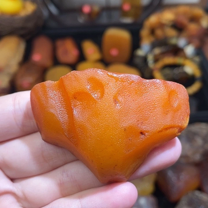 琥珀未镶嵌珠宝奇石吊坠把件