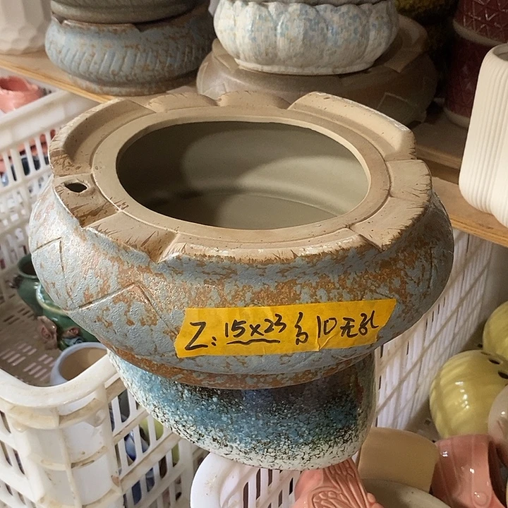 摆件陶盆有孔 瑕疵介意勿拍