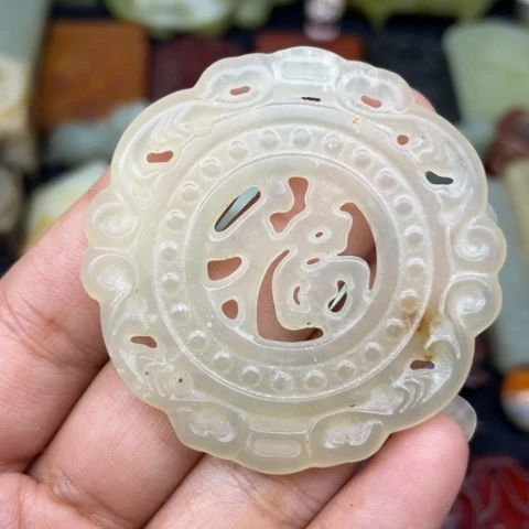 蛇纹石玉未镶嵌颈饰72