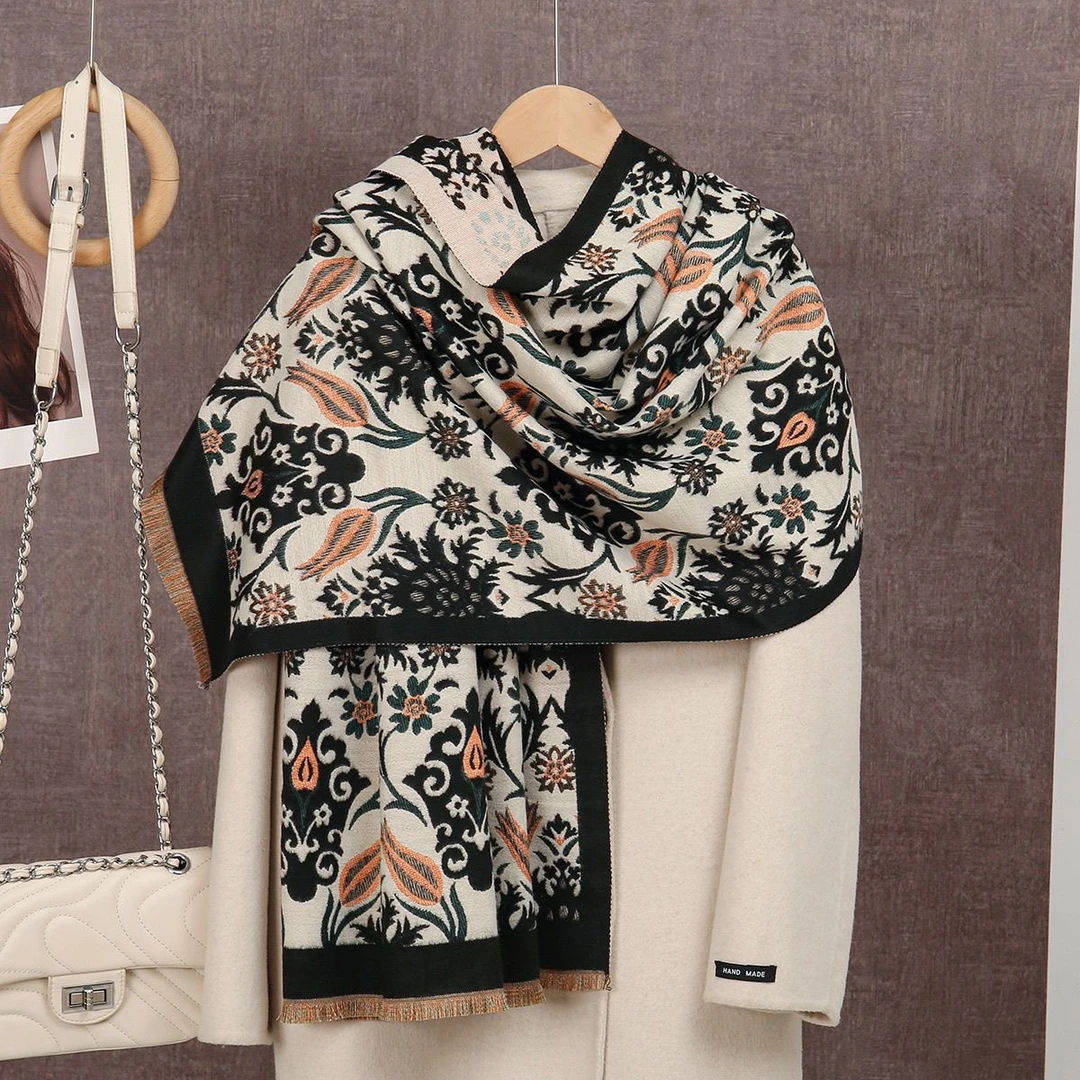 新款双面提花仿羊绒围巾民族风女秋冬季气质百搭保暖护颈披肩围脖