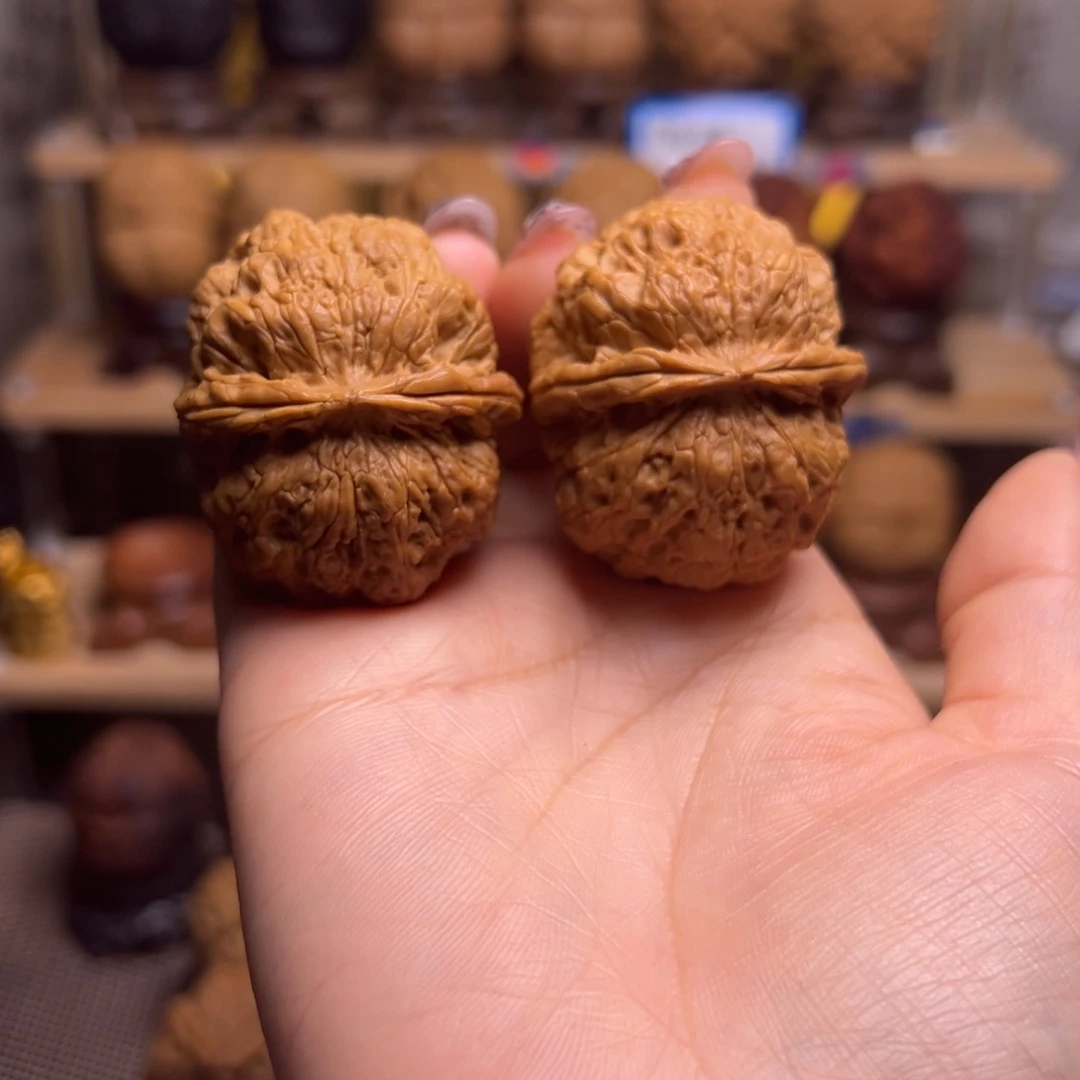 桃核把件黄金甲Ｈ２７、42……