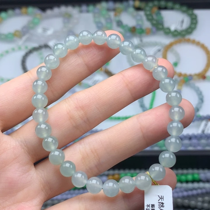 翡翠手镯未镶嵌翡翠