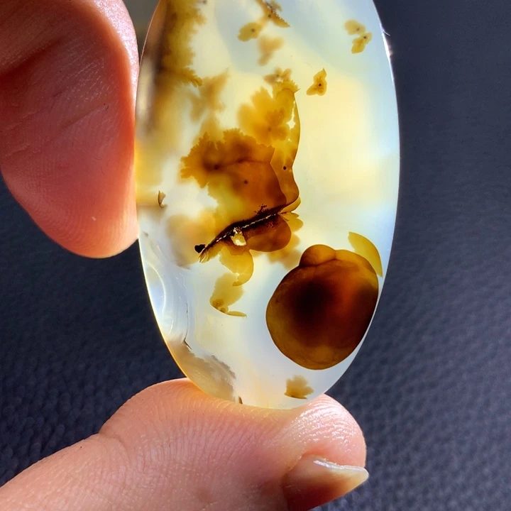 听***斋玛瑙/玉髓未镶嵌颈饰