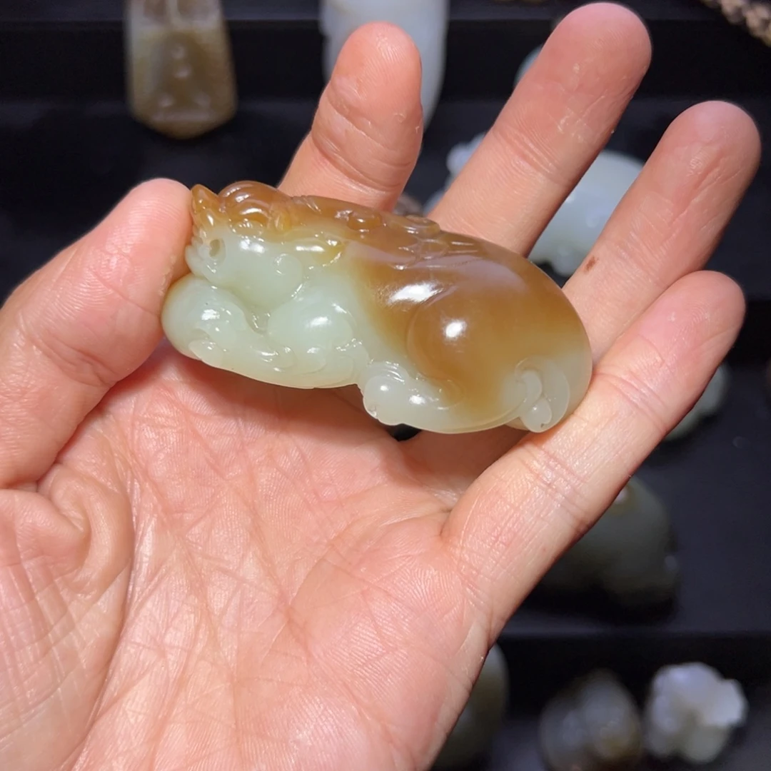 鍂****和田玉未镶嵌颈饰