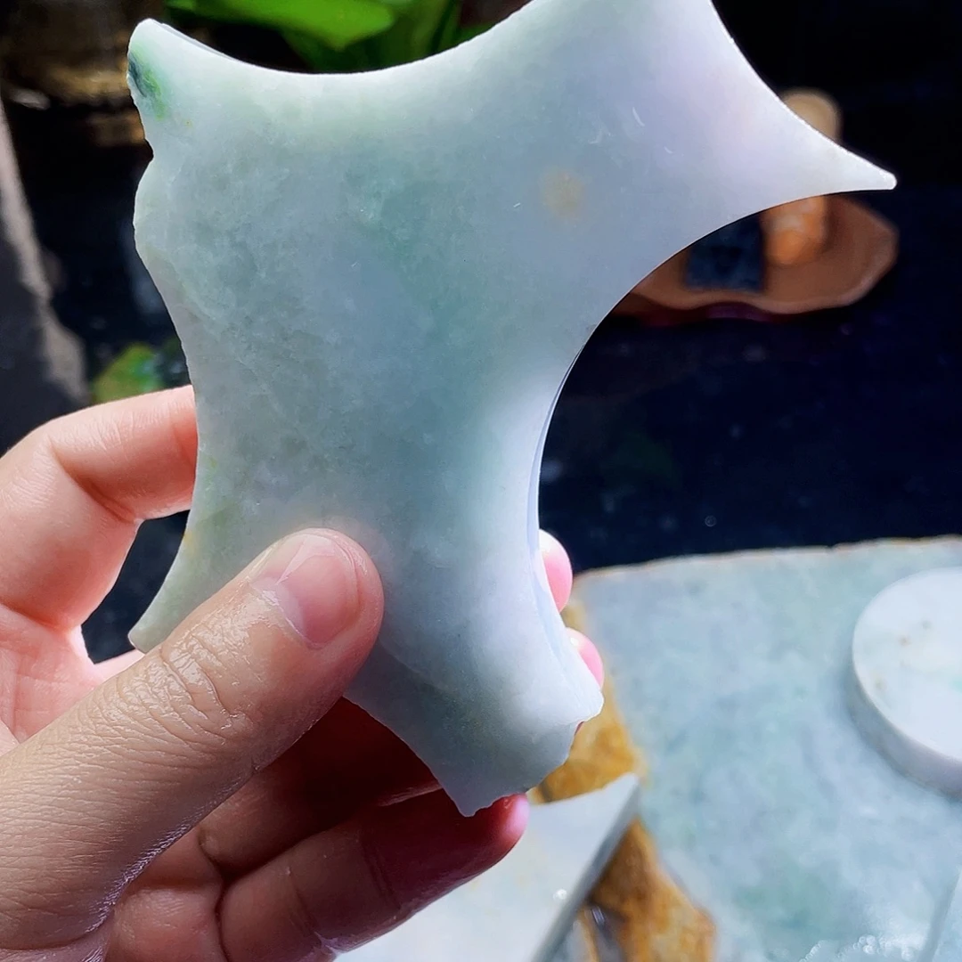 翡翠未镶嵌颈饰毛料23