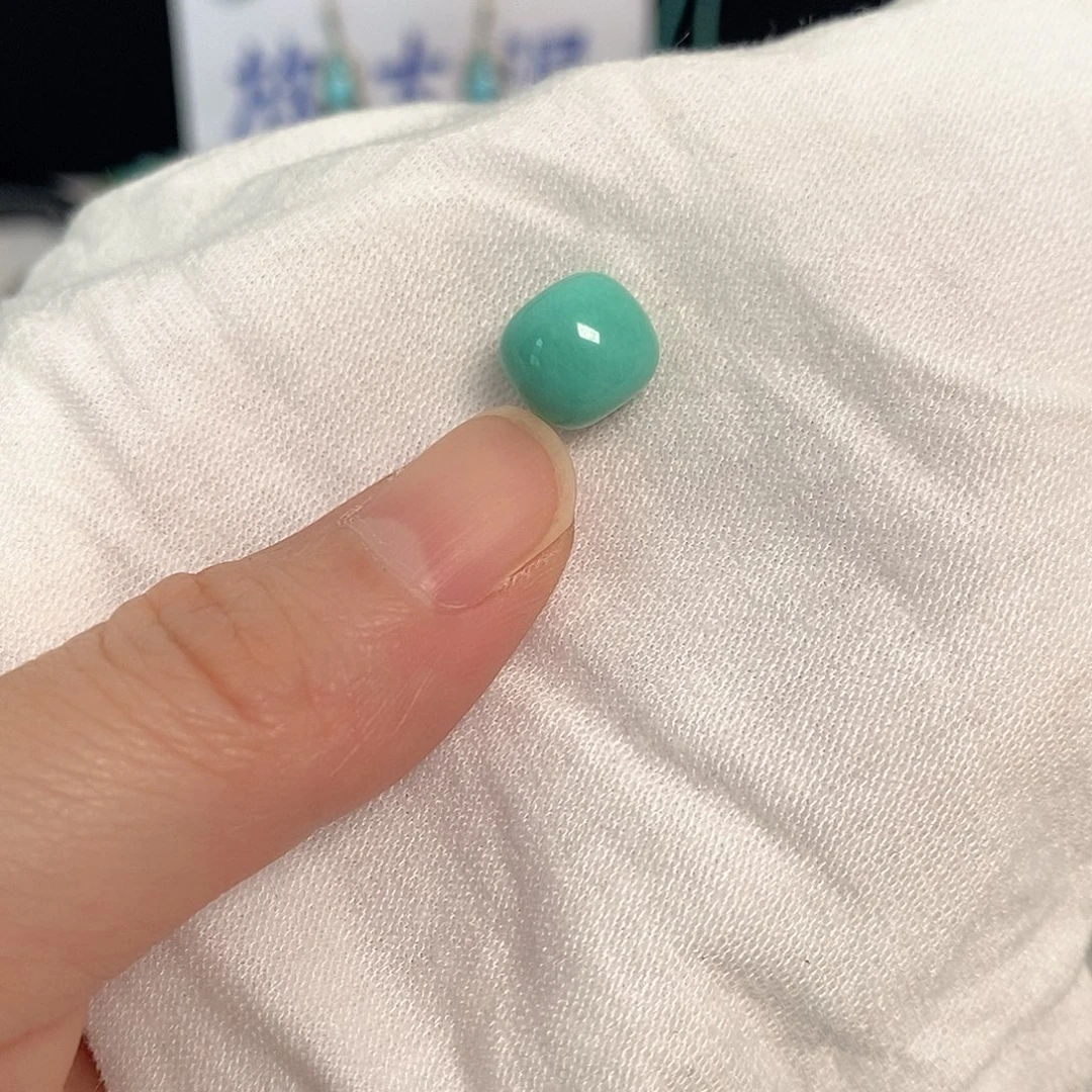 南红玛瑙未镶嵌珠宝奇石