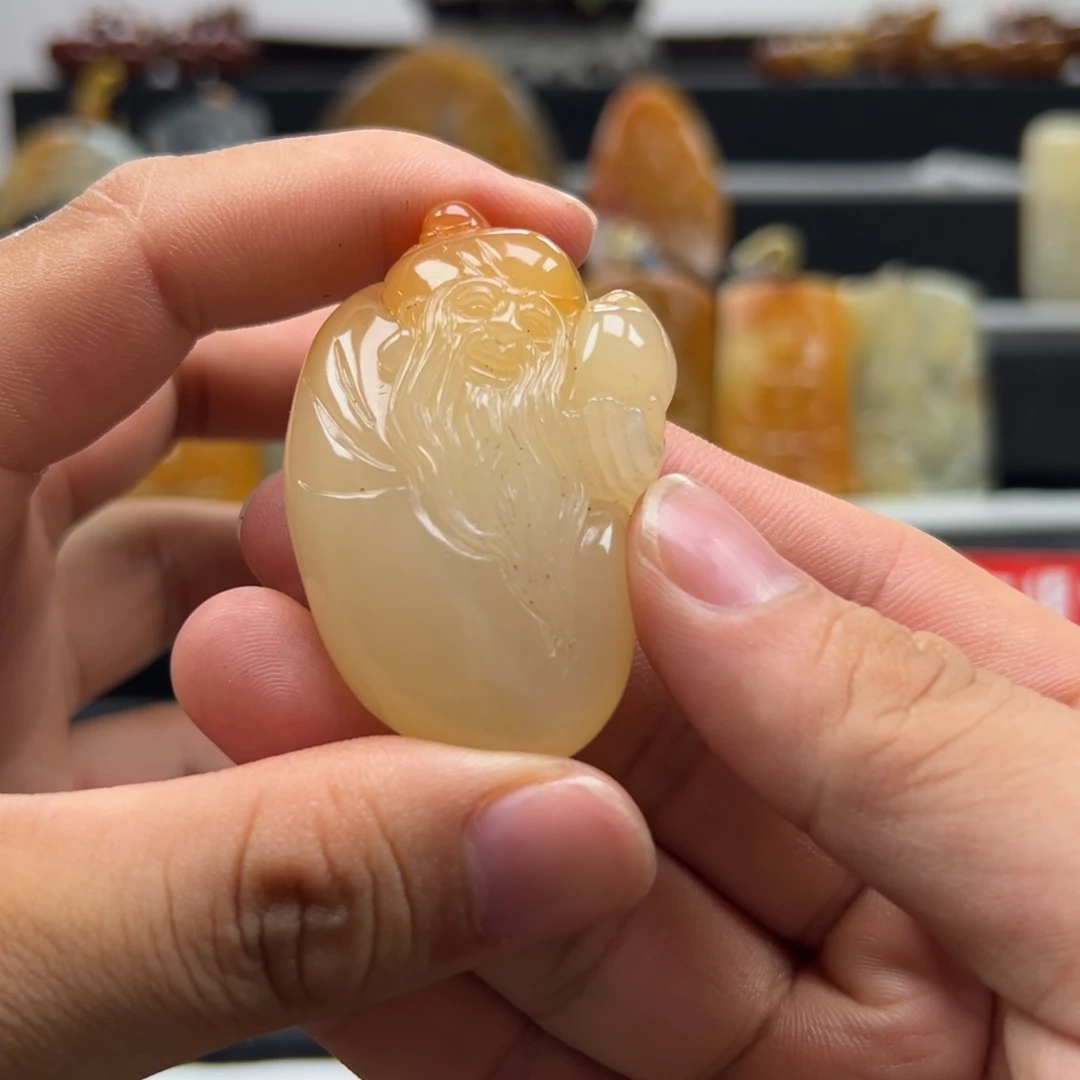 未镶嵌石英质玉（黄龙玉）黄龙玉