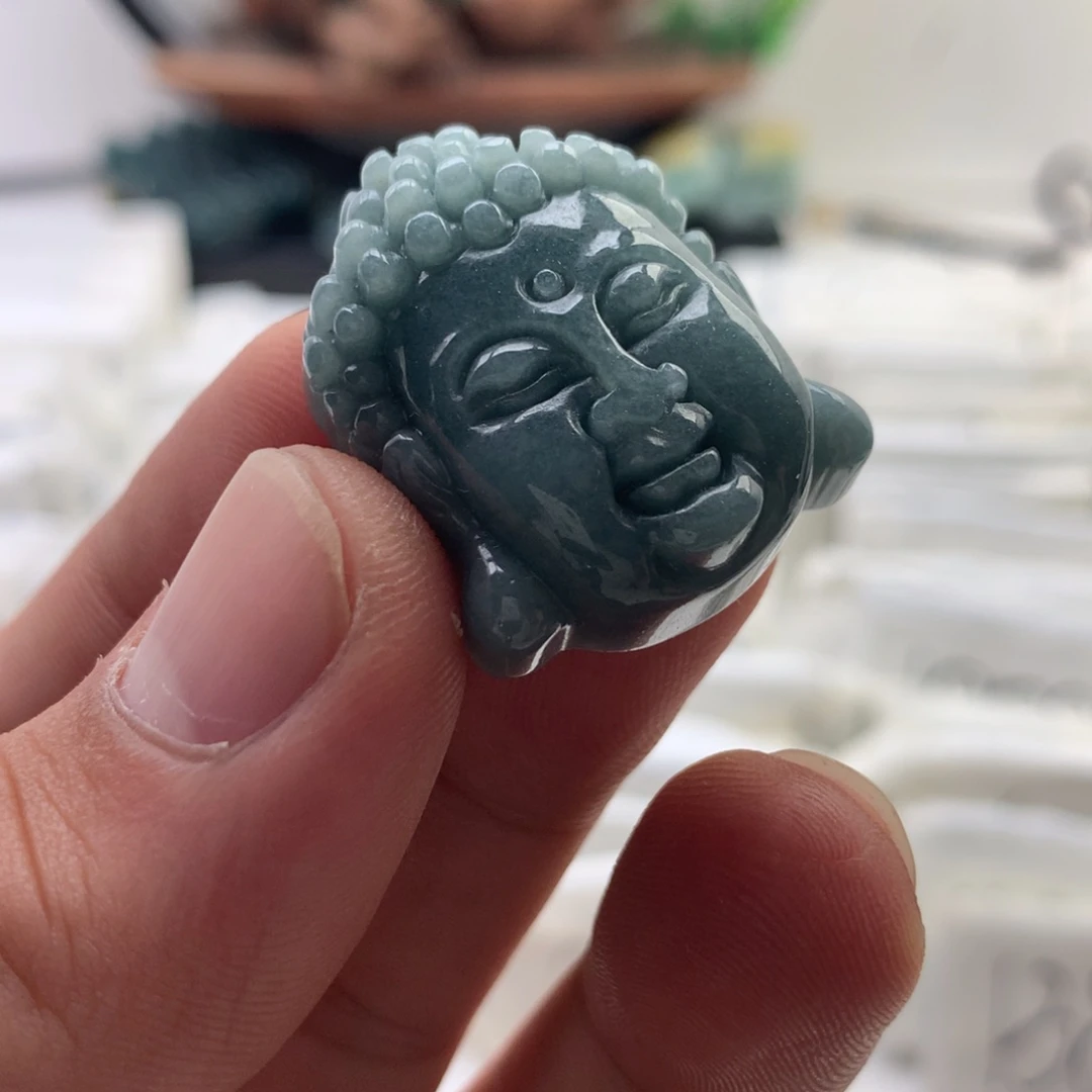 颈饰未镶嵌翡翠佛头
