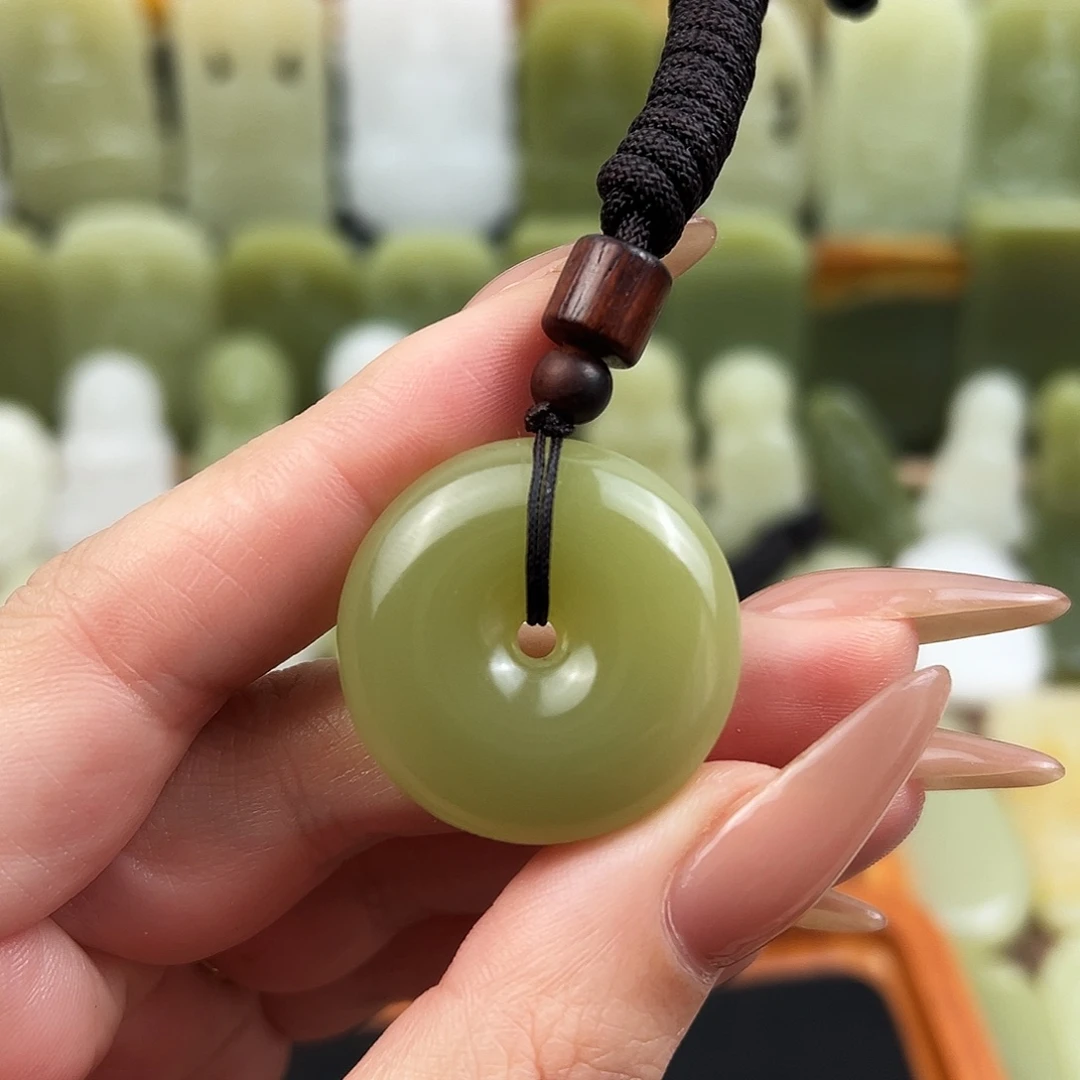 菠菜绿平安扣吊坠