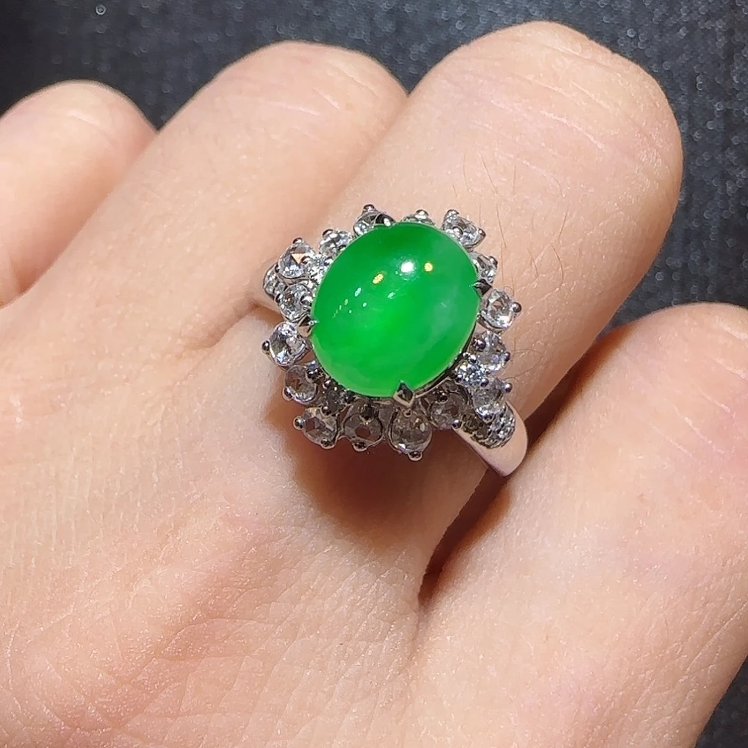 翡翠18K金镶嵌戒指蛋面