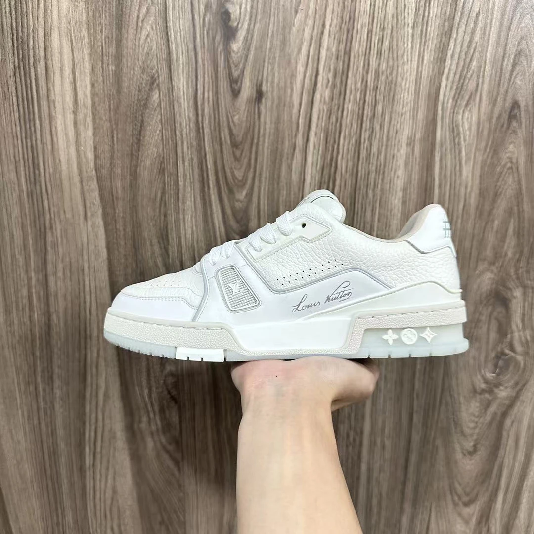99新 LouisVuitton/路易威登 41码国码 trainer 白水泥 板鞋