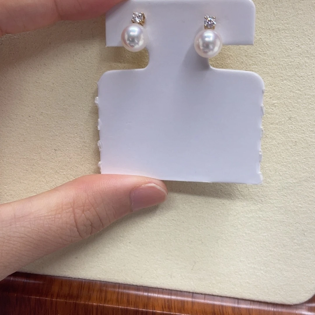 18K金镶嵌海水珍珠耳饰