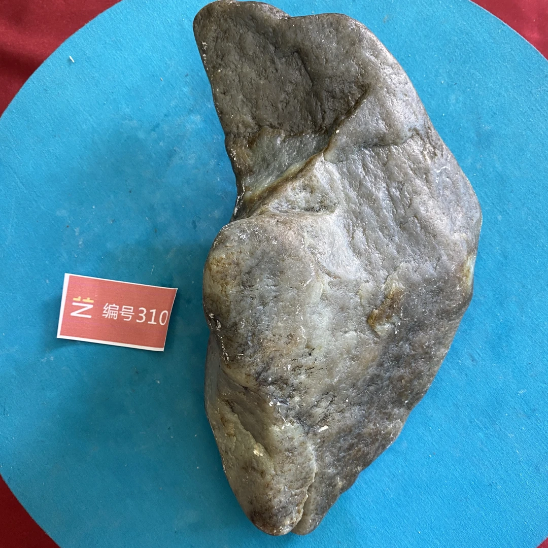 现货新疆玉料原石发一件编号310