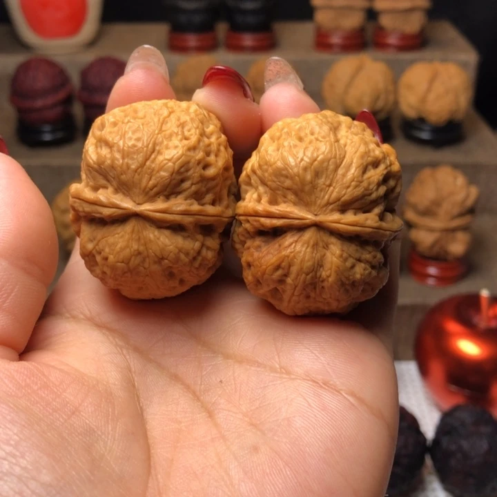 文玩核桃把件72虎头门蹲