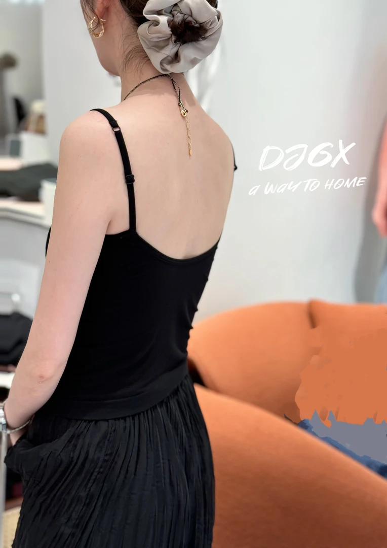 【DJGX】&大家闺秀“U背”夏季简约百搭带胸垫一体穿搭背心052302