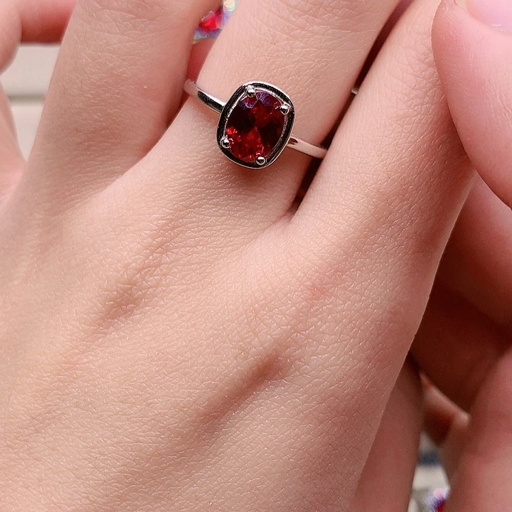 银S925镶嵌戒指红宝石