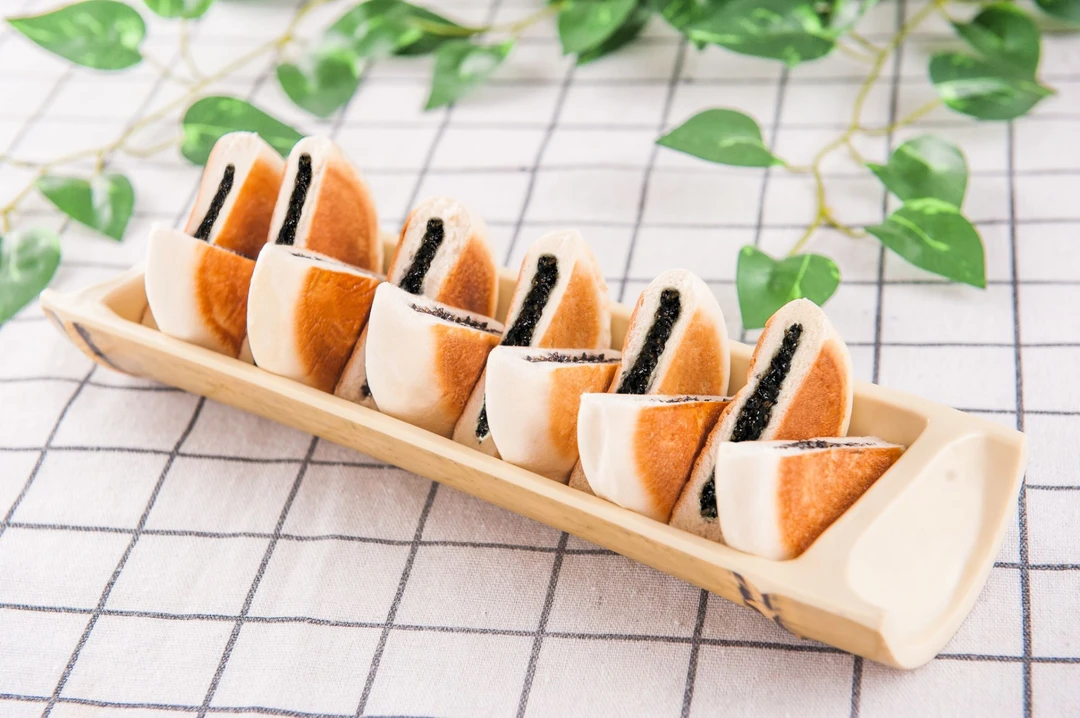 手工黑芝麻饼加热5分钟即可食用