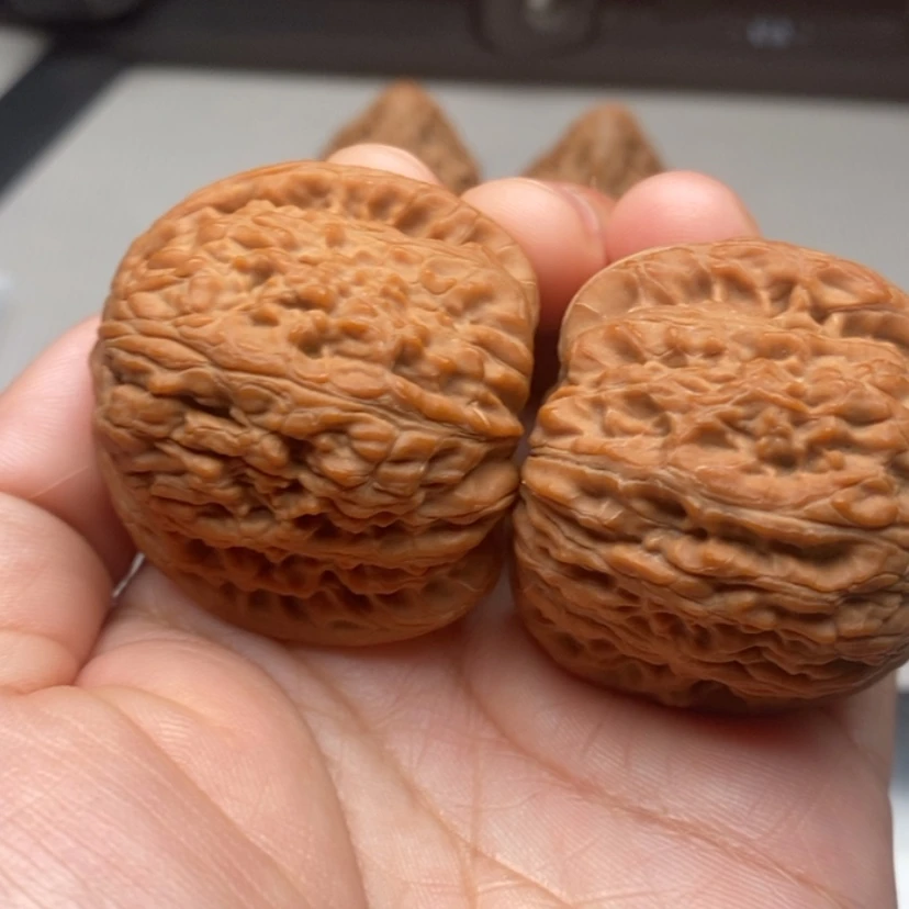 【闪购商品】吊坠文玩核桃41尺绣球