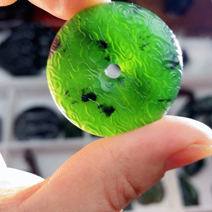 蛇纹石玉未镶嵌挂件