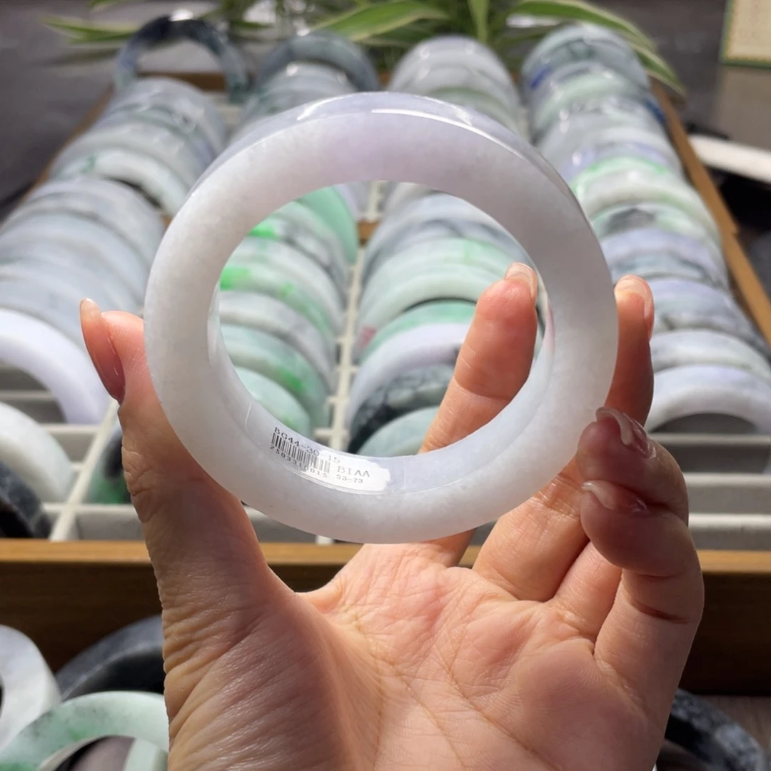 未镶嵌翡翠手镯定制翡翠