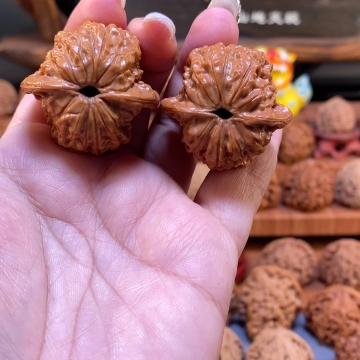 咫***想吊坠文玩核桃36血麒麟