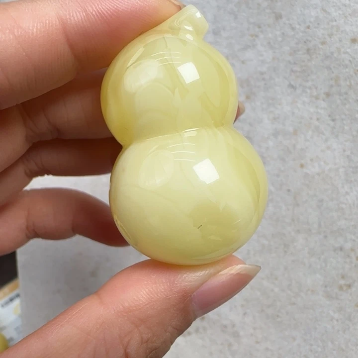 未镶嵌蜜蜡珠宝奇石