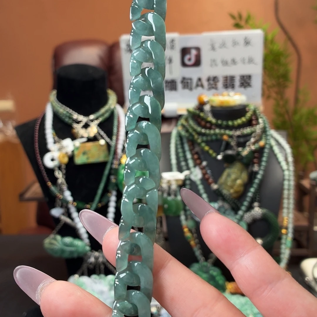 翡翠未镶嵌耳饰手串