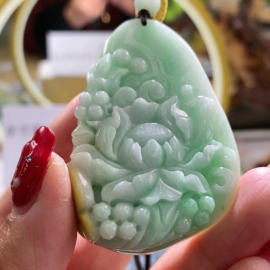 【闪购商品】翡翠颈饰未镶嵌花
