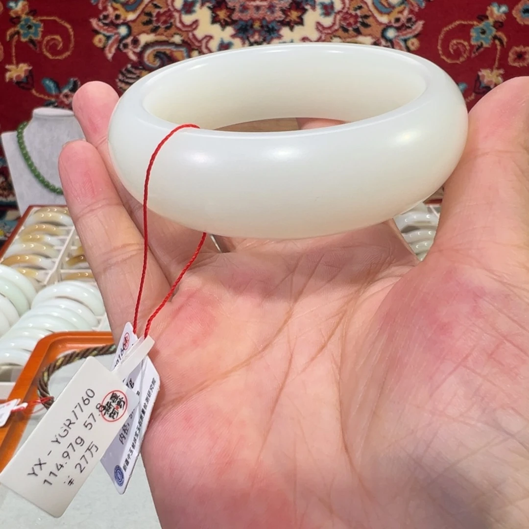 未镶嵌手镯和田玉57.8轮胎新疆和田玉手镯