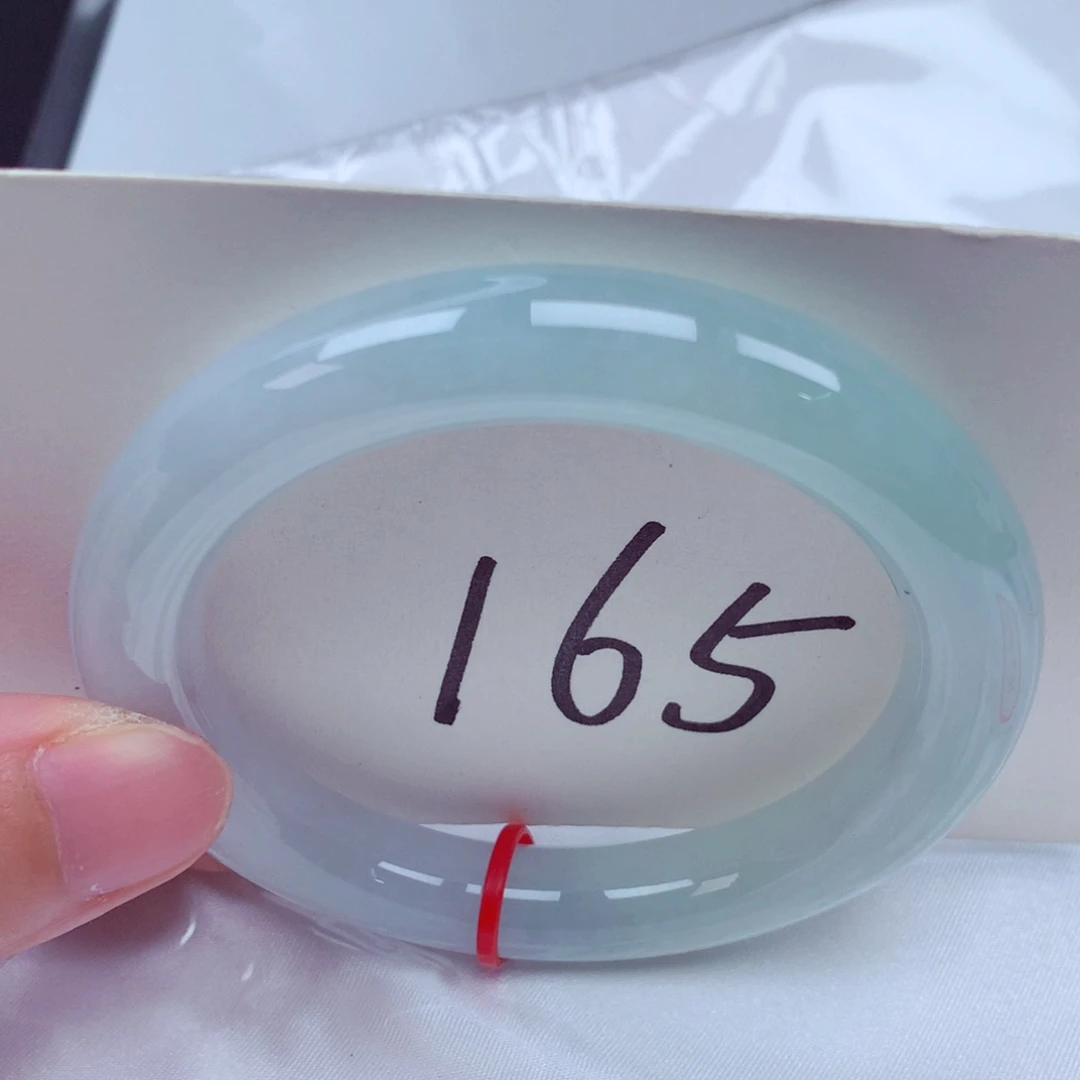 翡翠手镯未镶嵌翡翠