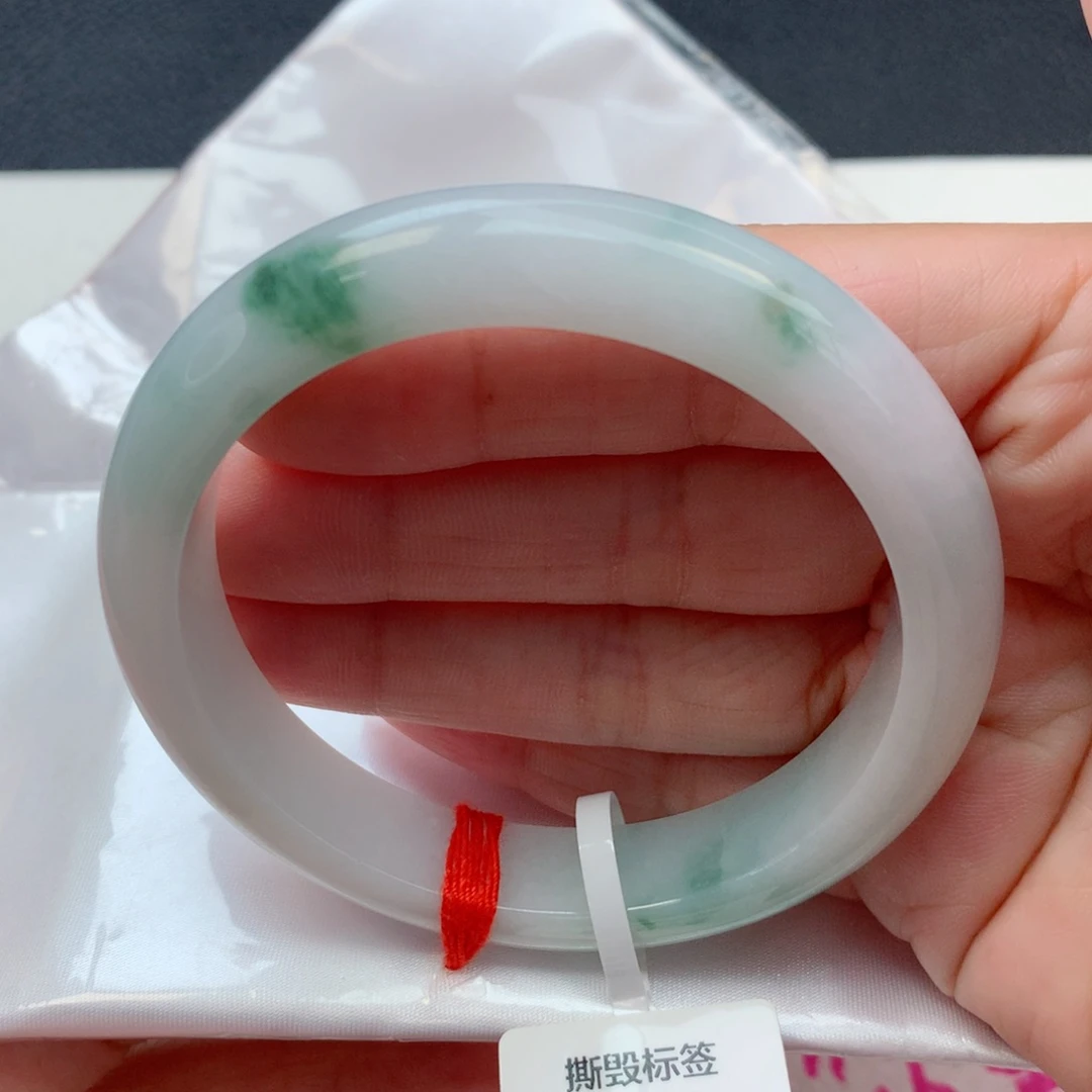 未镶嵌手镯翡翠57.5圈细糯牛奶底飘绿花有纹